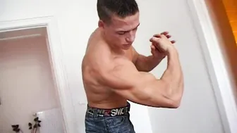 肌肉猛男给鲜肉缓慢 sensual 手交 hd