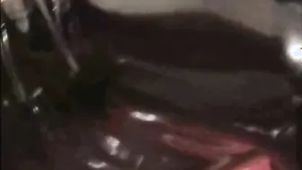 乳胶装备中的业余橡胶口交