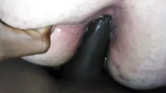 Oso grande toma dos pollas negras en trío interracial hardcore