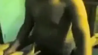 Papás amateur indonesios en compilación de sexo grupal