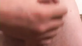 Twink amador christian wilde bate punheta e goza forte