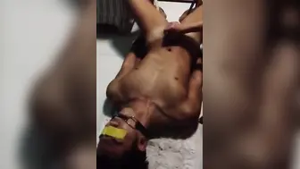 Junge schwuler solo masturbation mit intensiven cumshot