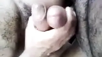 Papá amateur maduro toma el control en escena de paja apasionada