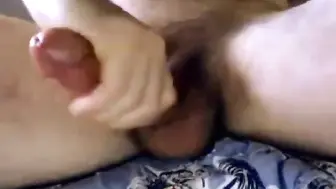 Papi peludo se masturba su gran polla en webcam