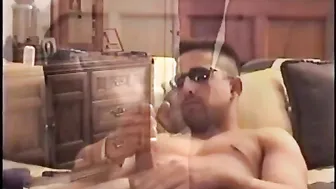 Hétero amador universitário zack se masturba sozinho e goza
