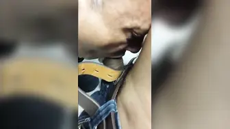Papi chupa una gran polla y se lleva ...
