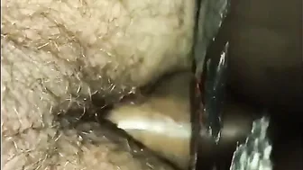 क्रॉसड्रेसर अमच्यूर ग्लोरीहोल पर बिना कंडोम के चोदा गया