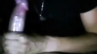 Twink se chupa y saborea su propio semen