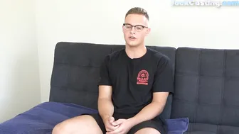 رجل شعر بزب يركب في كاستينغ هواة