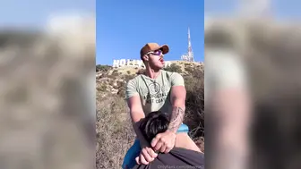 肌肉发达的拉丁裔 daddy diegob 在徒步旅行时户外操粉丝