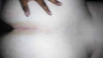 Negro se folla sin condón a blanco gordito