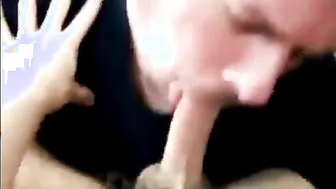 Oso amateur adora chupar y tragar