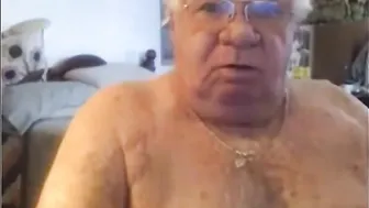 Urso papai maduro se masturba e goza na webcam