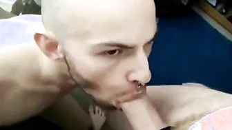 Twink da mamada amateur y paja a polla grande
