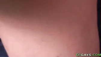 अमेचर सीधा आदमी सैनिक को हार्डकोर हुकअप में बिना कंडोम के चोदता और ...