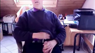 Daddy opa genießt solo-masturbation und handjob