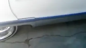 Chico negro amateur masturbando su gran polla al aire libre