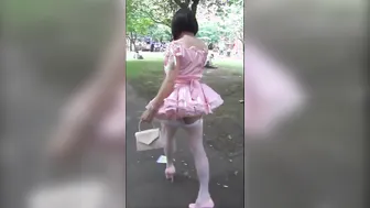 Travesti feminino humilhado durante passeio público