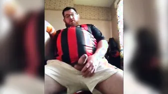 Ursinho amador se masturba em webcam caseira
