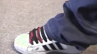O skater twink vince se masturba depois de um longo dia