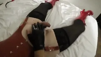 Travesti usado por cd dominador e compartilhado com três caras