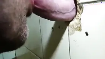 Tipo amateur se la chupan en el agujero de la gloria