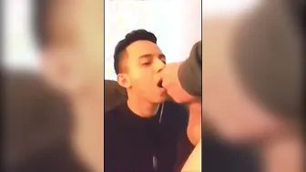 Twink amateur faz boquete em pau grande e toma gozada
