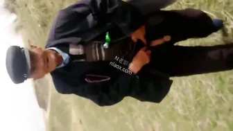Papá asiático maduro se masturba la polla en sesión amateur en soli...