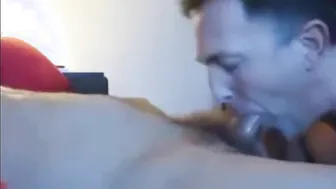Papai casado faz um boquete no vizinho casado verbal