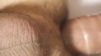 小鲜肉情侣tyler berke和aiden riley scott在床上无套做爱