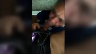 папочка делает минет в ванной