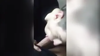 शौकिया ट्विंक पैडी पास को ब्लोजॉब देता है