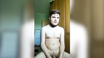 Twink prueba jaula de castidad y hace anal con ass to mouth
