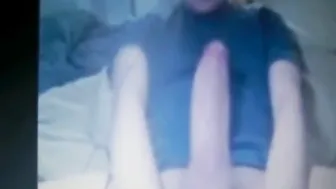 Hombre blanco dotado se masturba su enorme polla de 35 cm en webcam