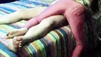 Papá amateur asiático complace a su amante mayor en video casero