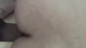 Un joven árabe se folla sin condón a un hombre mayor en un video am...