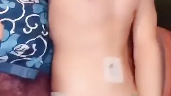 Lindo joven japonés se masturba sin venirse