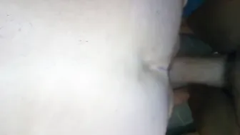 Daddy barebacks twink in amateur anal hookup