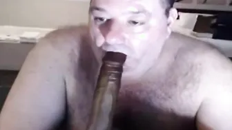 Papá italiano maduro kinky baterista juega con su polla pequeña