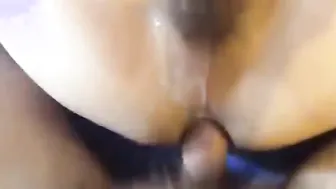 Amateur japonés recibe sexo anal a pelo en una follada hardcore