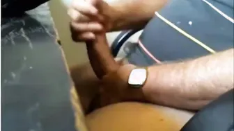 Reifer daddy wichst seinen großen schwanz auf amateur-webcam