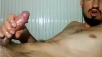 土耳其直男手淫时大量射精
