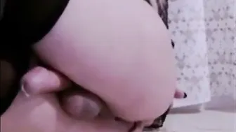 Travesti amateur haciéndose una paja solo en webcam