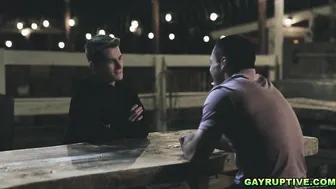 Encontro privado de andrew miller com seus meio-irmãos elliot finn ...