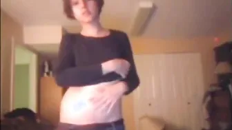 متشبه بالنساء هواية ي masturbate على كاميرا الويب