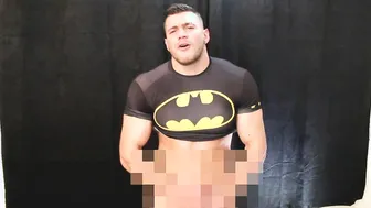Muscular solo hunk strokes his hard cock in hd