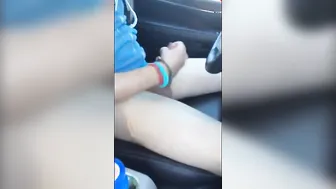 Cara se masturba e goza em um caminhão com um amigo