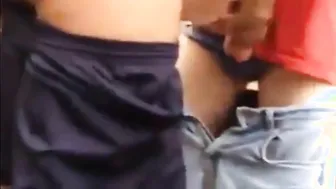 बड़े पापा ने पार्क में अपनी गांड पेश की