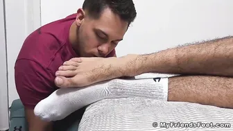 मacho सीधे जॉक के पैर किंकी रूममेट द्वारा पूजे जाते हैं