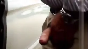 Dos papis maduros se encuentran al aire libre para una paja a pelo ...